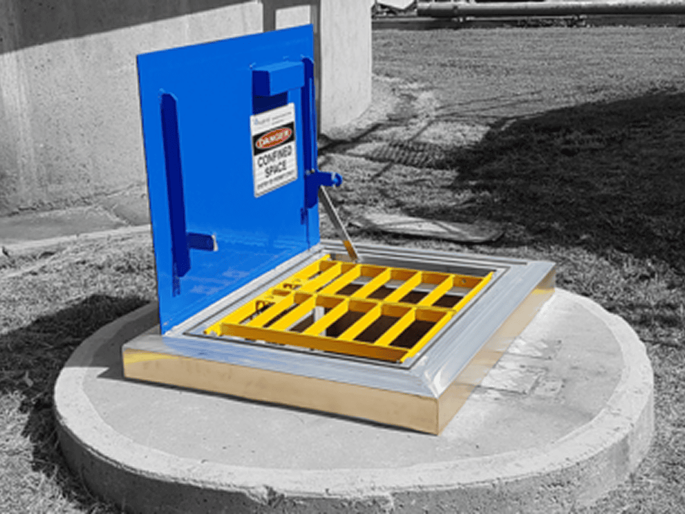 Open blue hatch with yellow bars.